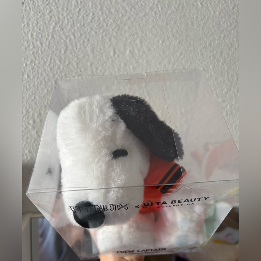 Peanuts Snoopy x Ulta Beauty Collection - Picture 2 of 4